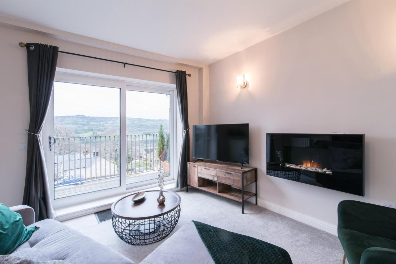 Апартаменты Immaculate 3 Bed House - Stunning Balcony Views Матлок Экстерьер фото