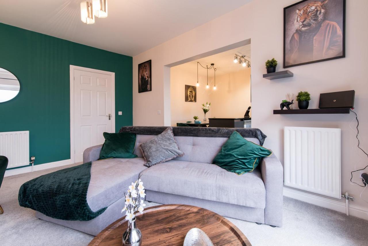 Апартаменты Immaculate 3 Bed House - Stunning Balcony Views Матлок Экстерьер фото